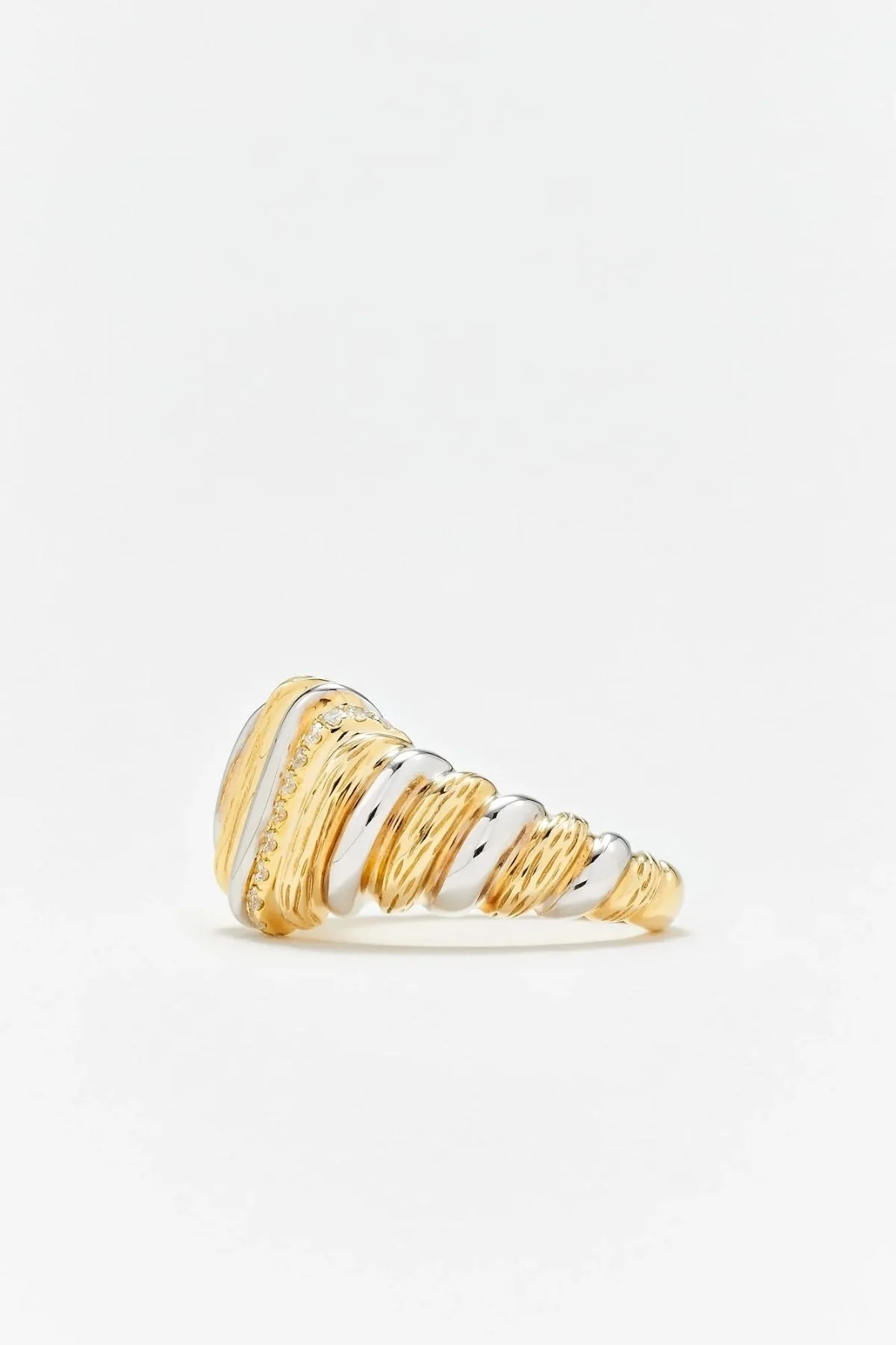 Yvonne Léon Chevalière Gaufrette Diamond Ring - Yellow/ White Gold - Image 2